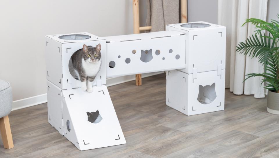 Finca Felice cat furniture, cardboard