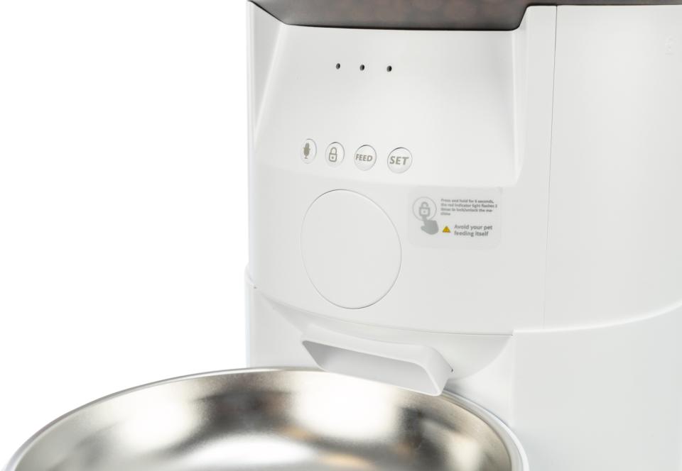 Trixie automatic food dispenser