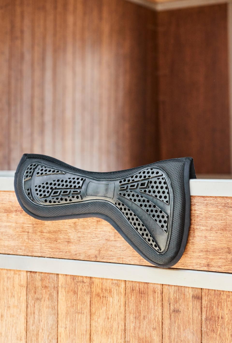 Horse Guard non-slip gel pad