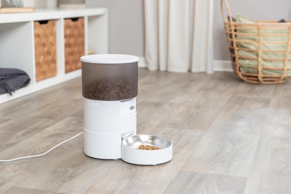 Trixie automatic food dispenser