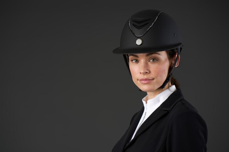 One K Avancé Lux Reithelm - Schwarz swarovski Pipe