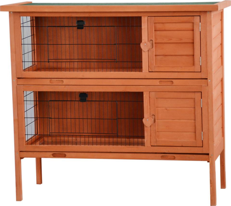 Outdoor rabbit hutch