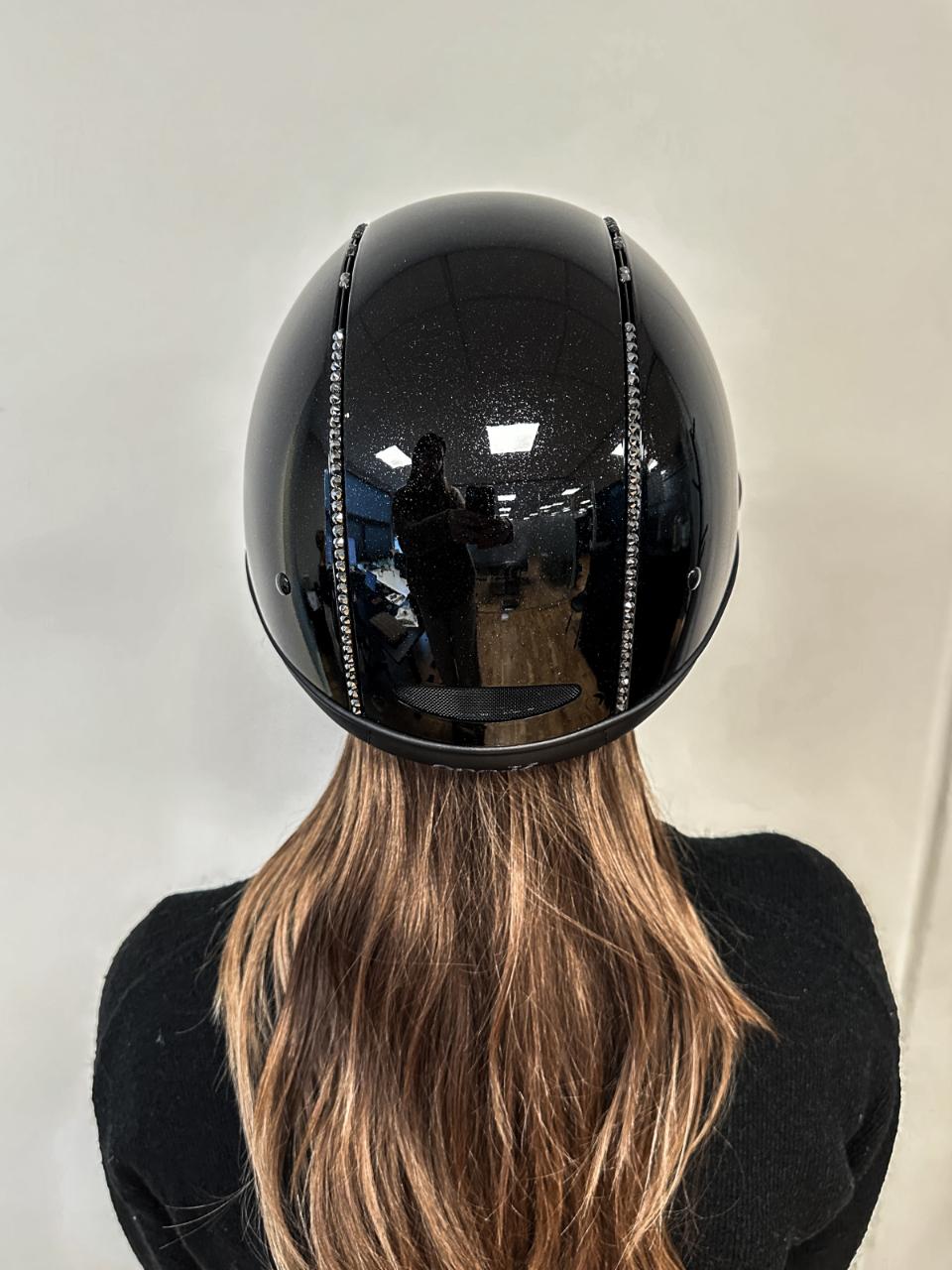 One K Avancé Lux ridhjälm - Skimmereffekt, svart swarovski pipe