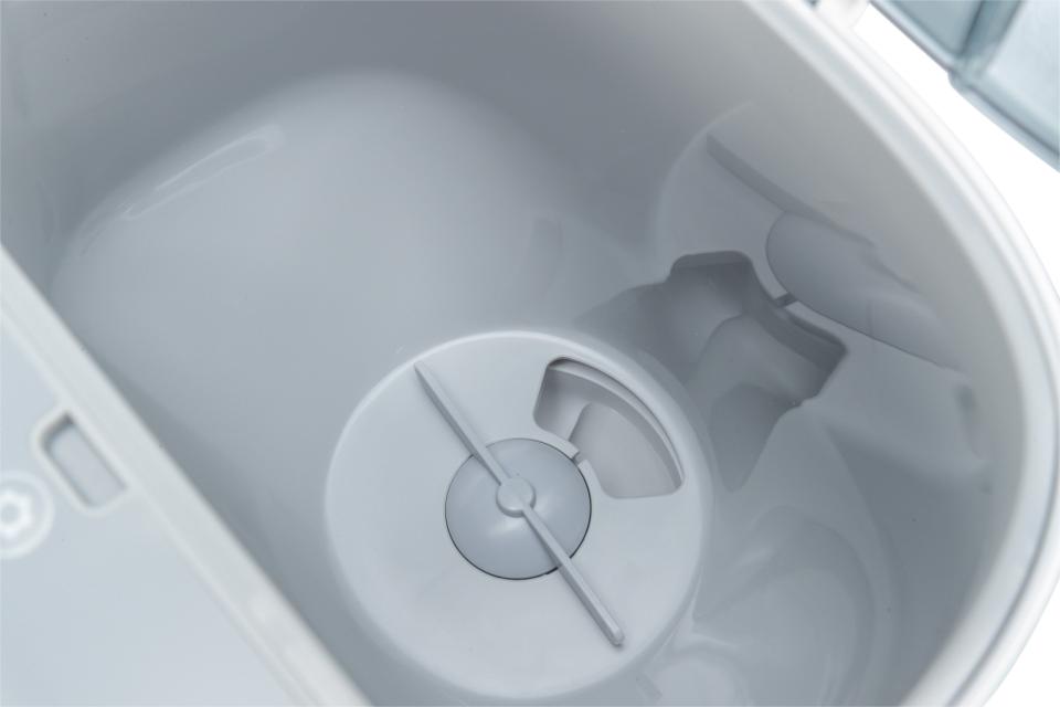 Smart aut.food dispenser