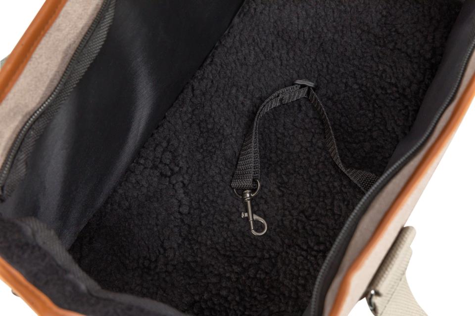 Trixie Elisa carrier