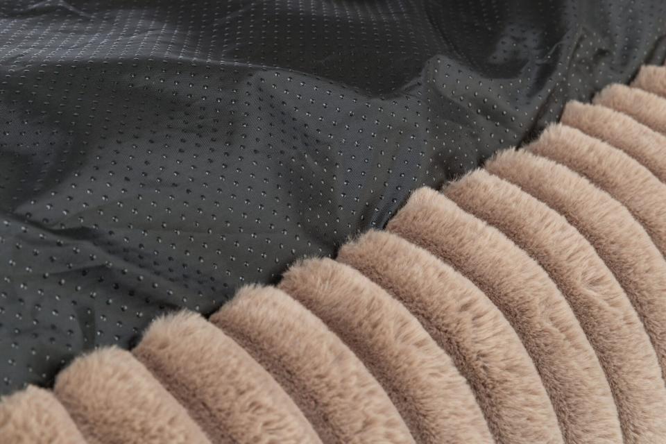 Trixie Lonni-seng, firkantet, fløjlsplys