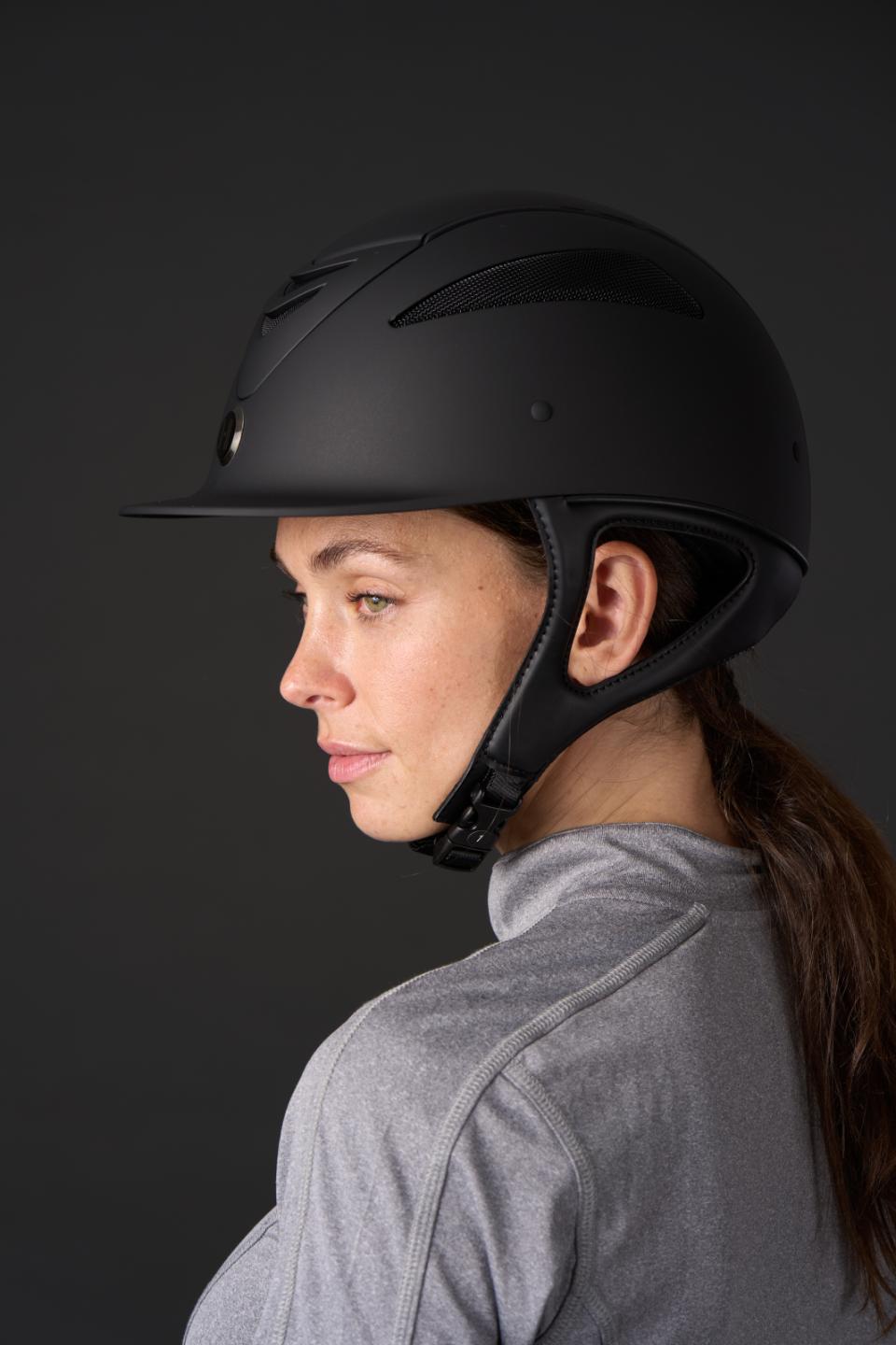 One K Defender Pro Reithelm - matt