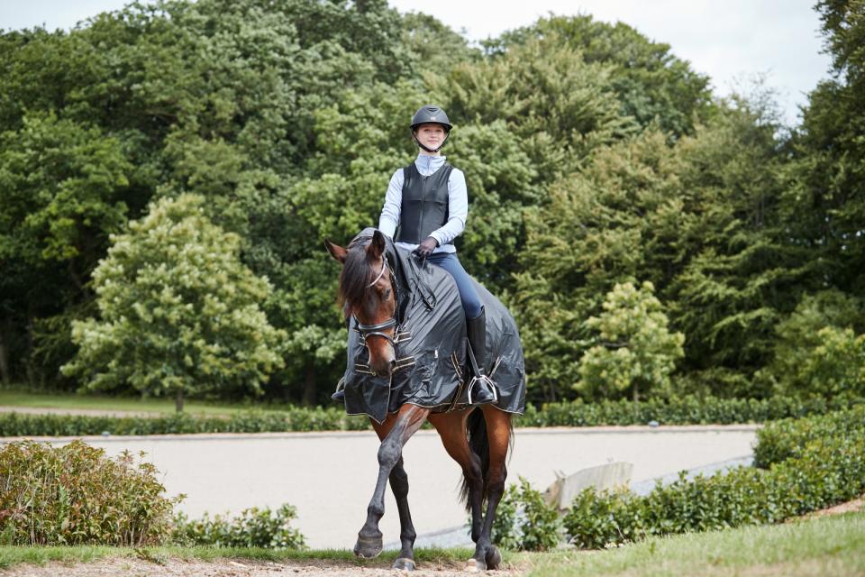 Equipage Montel vendbar rygbeskytter til voksne