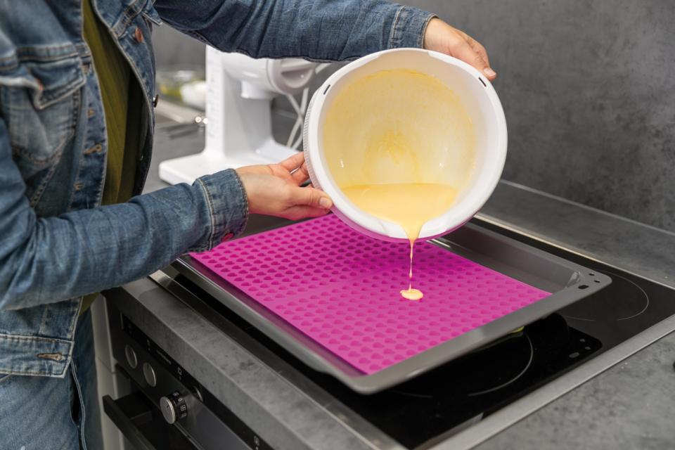 Silicone baking mat