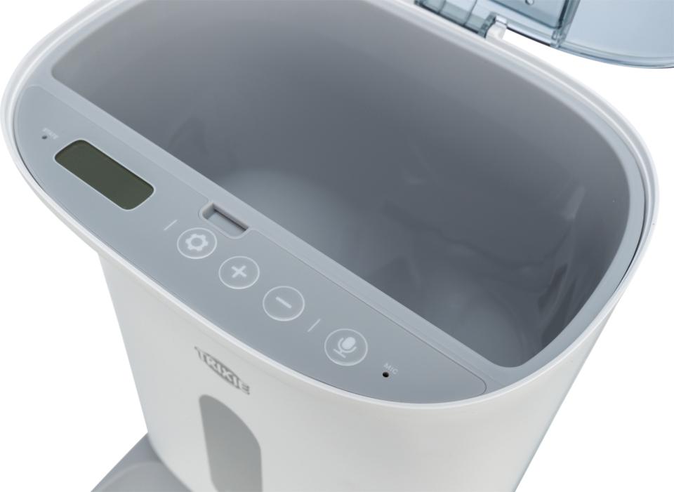 Automatic food dispenser