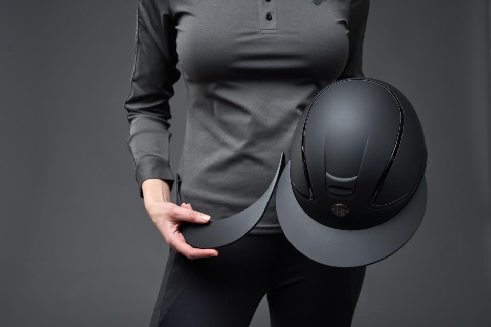 One K Xtreme ridhjälm - Glänsande detaljer