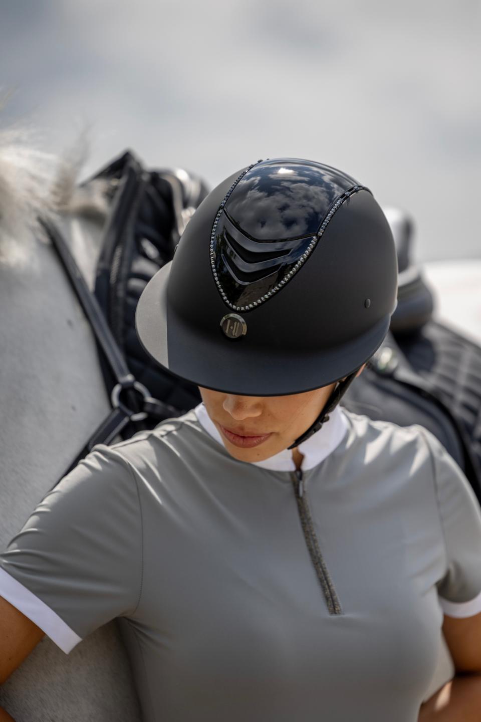 One K MIPS Avancé Lux ridhjälm - blank ovansida, svart swarovski pipe