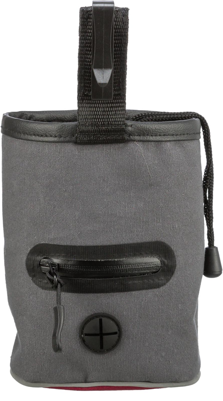 Trixie snack pose, 2 in 1