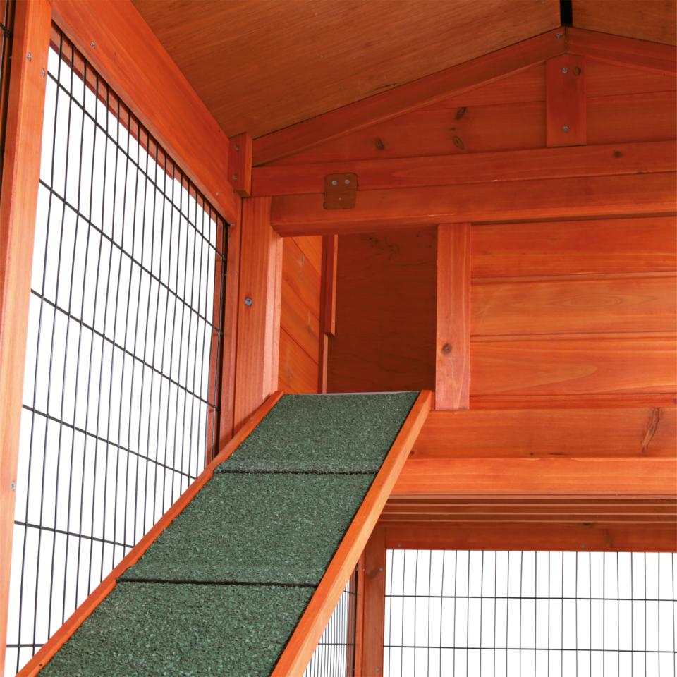 Small Animal Hutch with Enclosure