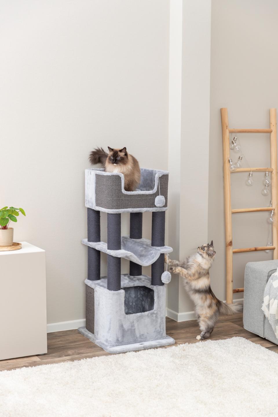 Trixie Cat Tree XXL Lucano