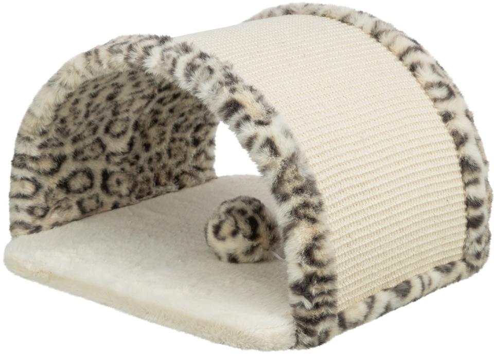 Trixie Scratching Bridge Leo