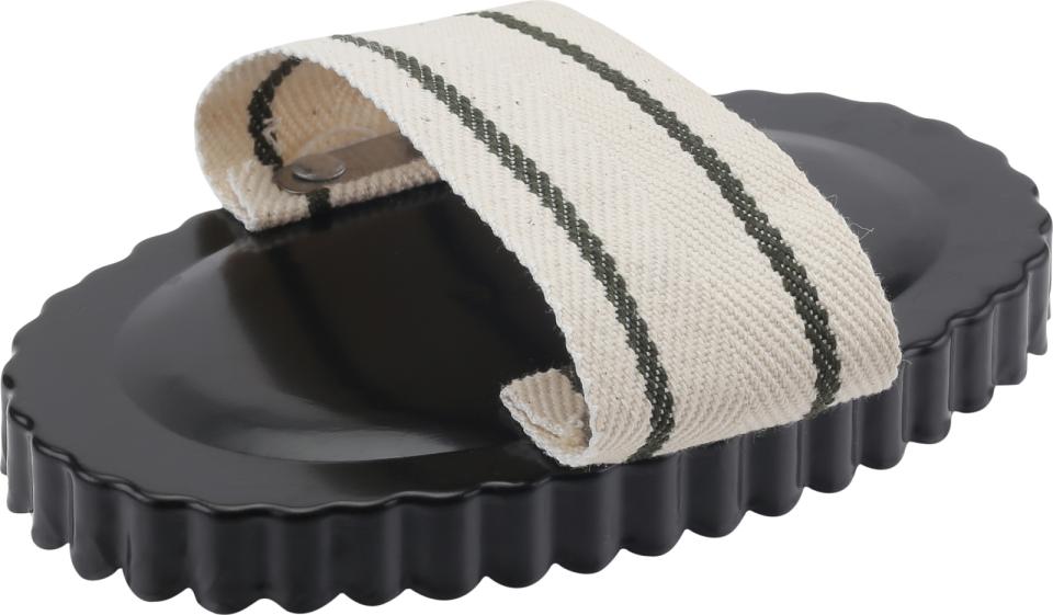 HorseGuard Curry comb oval metal