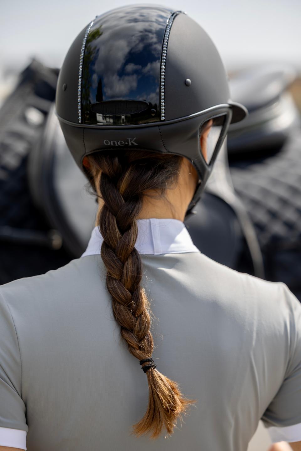 One K MIPS Avancé Lux ridhjälm - blank ovansida, svart swarovski pipe