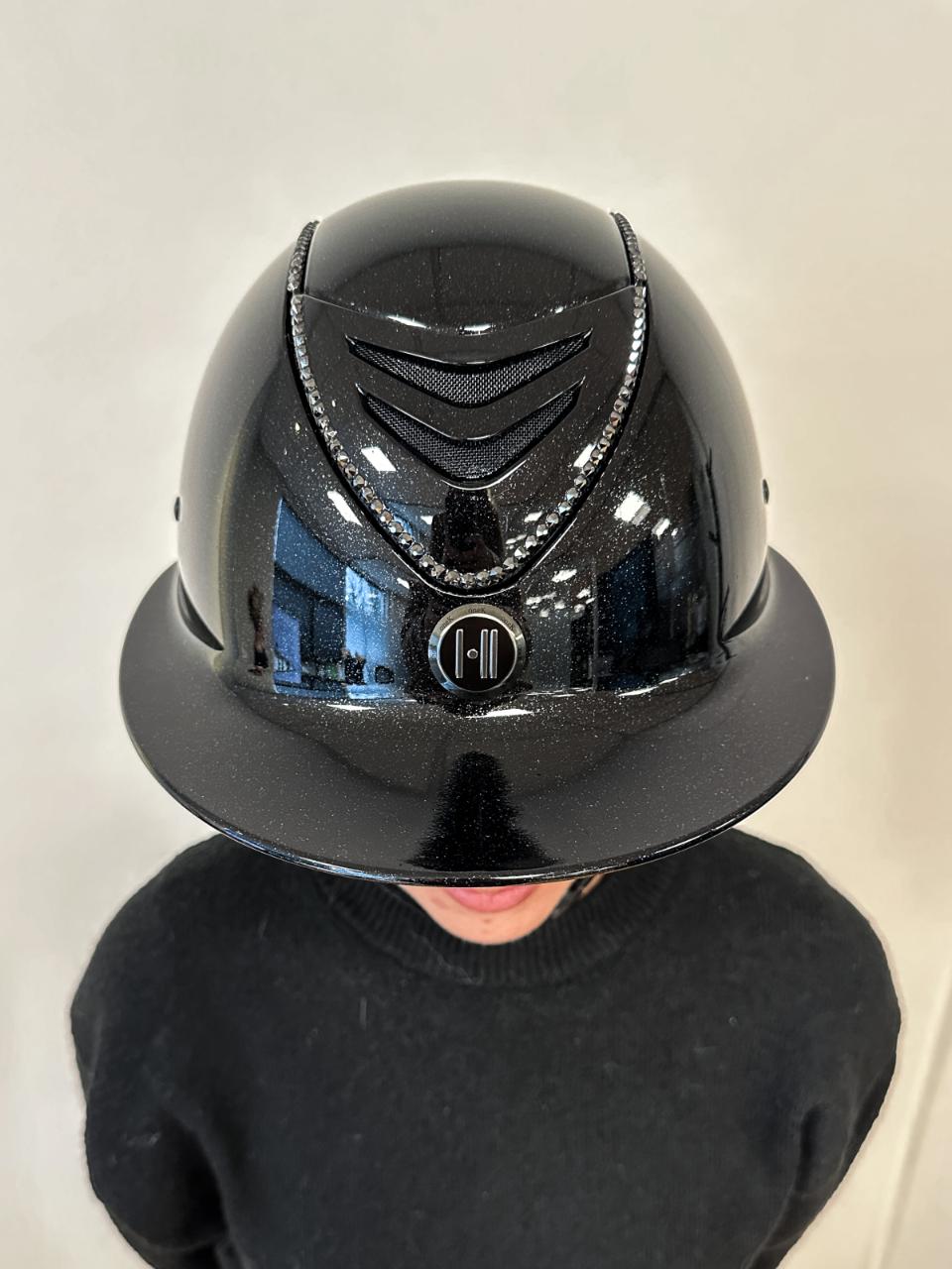 One K Avancé Lux ridhjälm - Skimmereffekt, svart swarovski pipe